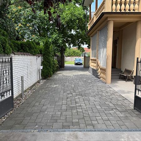 Apartmany Diana Dunajská Streda Exteriör bild