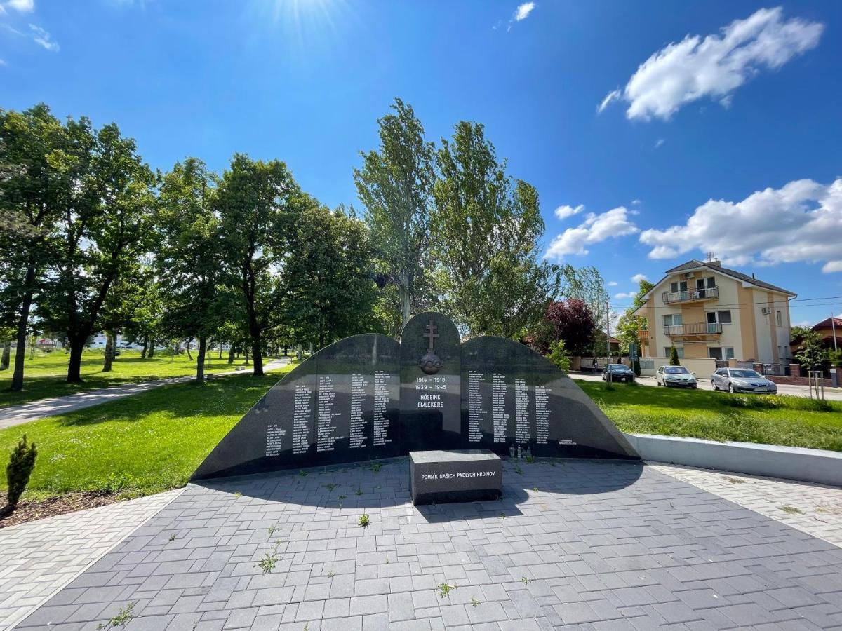 Apartmany Diana Dunajská Streda Exteriör bild
