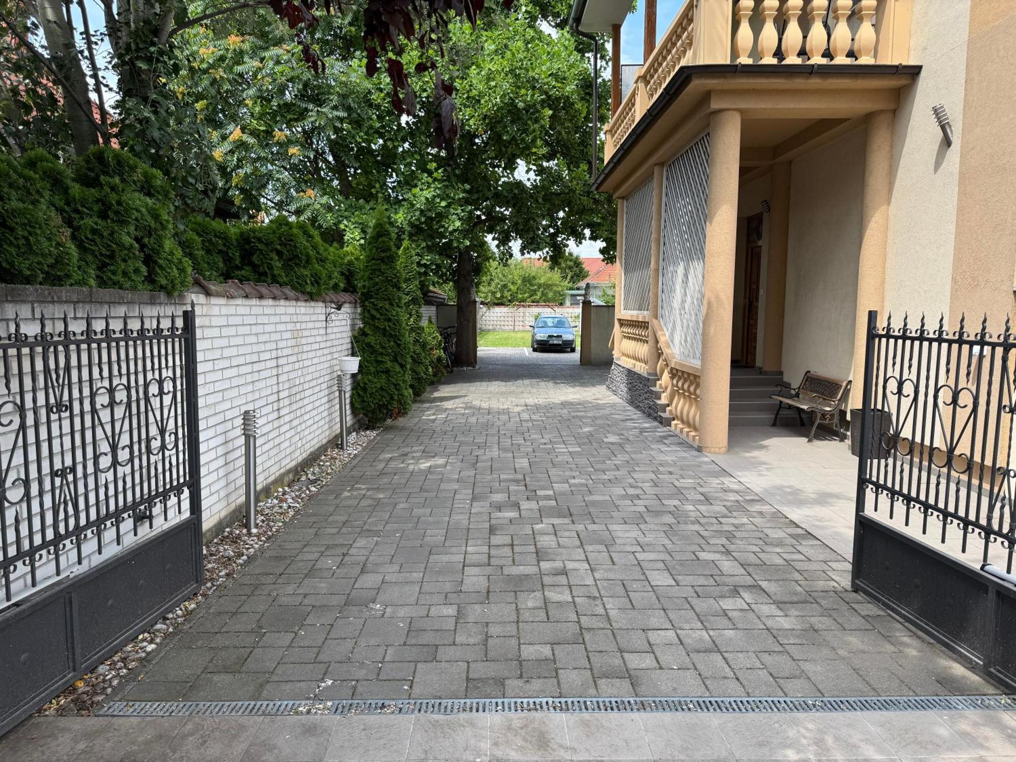 Apartmany Diana Dunajská Streda Exteriör bild